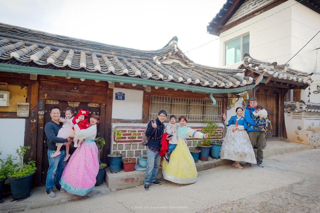 一家人在韓國合照